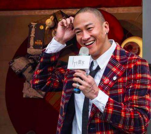 何润东怎么胖成这样了发福严重油腻不已像极了巨石强森