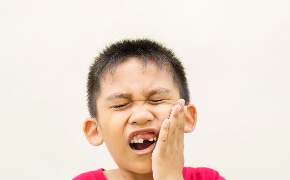 我9颗烂牙为防止孩子龋齿坚持3年绝不止刷牙加不吃糖那么简单