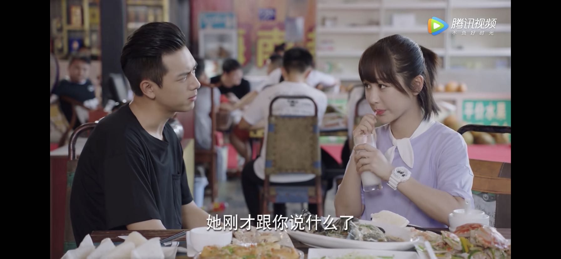 《亲爱的,热爱的》吻戏花絮,李现杨紫互亲,差距也太明显了