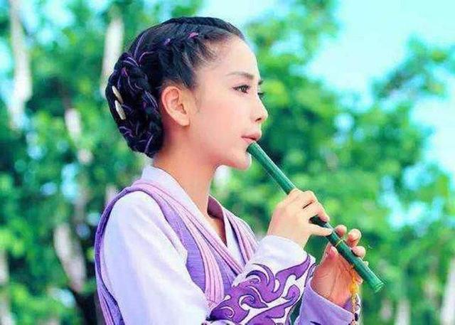 这14位女明星在古装剧中吹笛子最美的造型是她