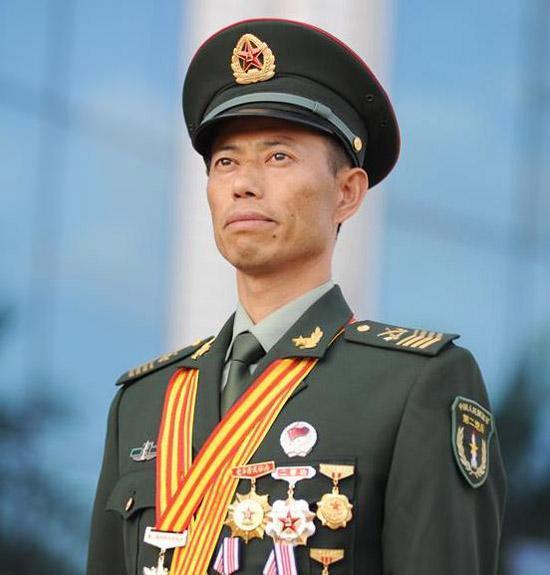 中国人民解放军士官图片