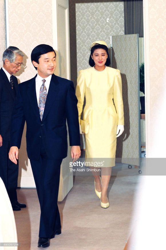 日本新皇后雅子：年轻旧照清新美丽，像极了电影演员|雅子|皇后|女外交官_新浪新闻