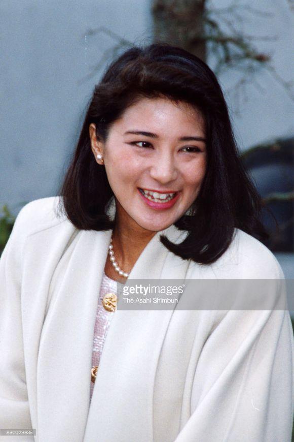 日本新皇后雅子:年轻旧照清新美丽,像极了电影演员