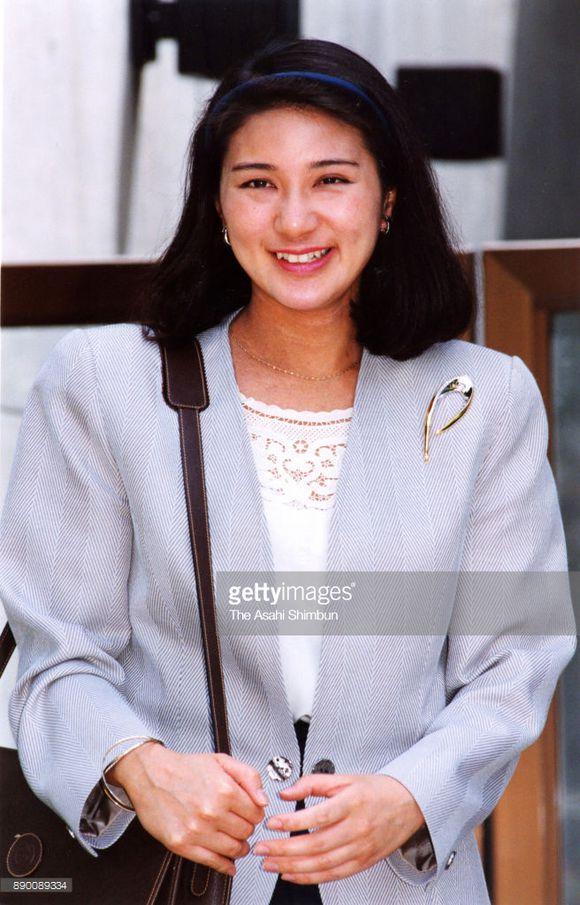 日本新皇后雅子:年轻旧照清新美丽,像极了电影演员