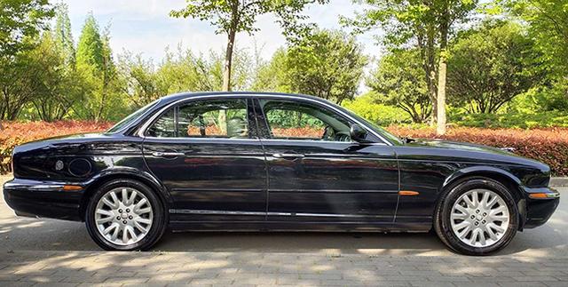 05年短轴八缸美洲豹这才是真正的捷豹阿三玩的那个不算