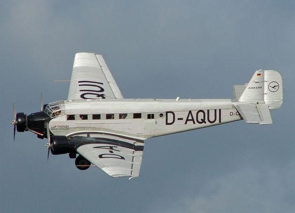 正文       容克斯ju52   二战中德国至少生产了1000架的dfs230滑翔机