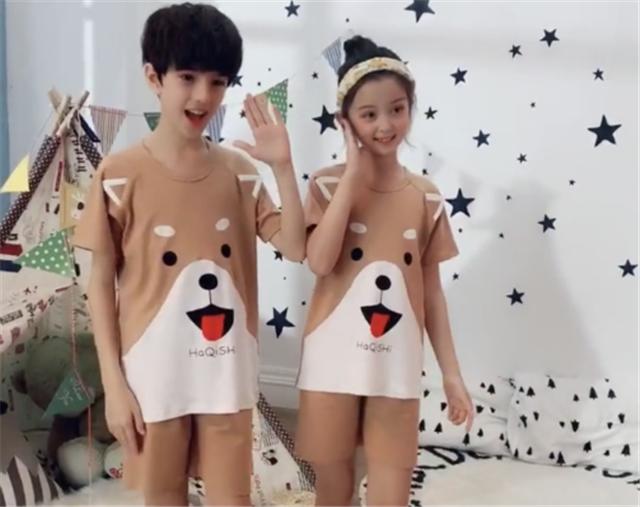 妈妈晒两孩子的照片,网友:为什么混血儿都长得那么好看?