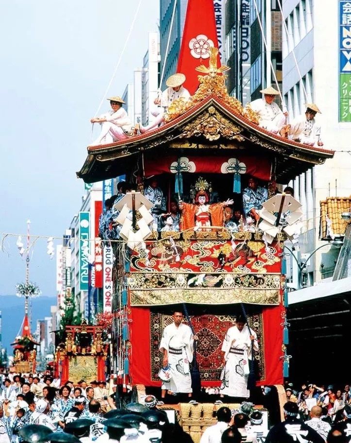 错过等一年!日本万人狂欢的夏日祭,嗨到根本停不下来!