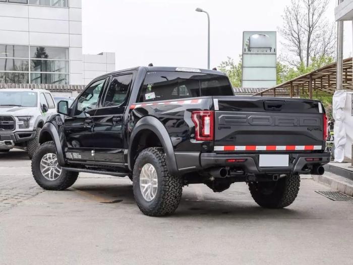 全球仅一台的福特皮卡六门版,网友:价值500万的"农用车"