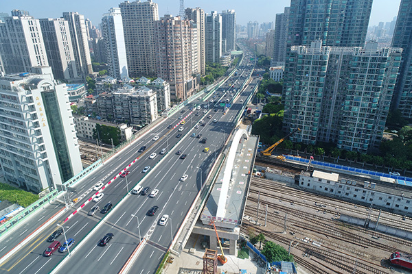 视频11天移百米上海北横通道首座跨越双铁桥梁平移到位
