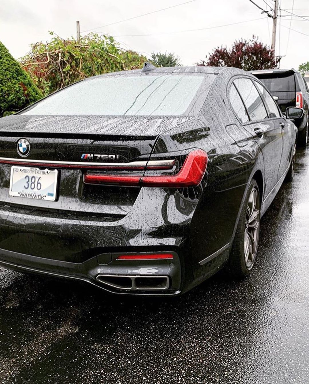 运动的气场 全新宝马m760i海外实车街拍