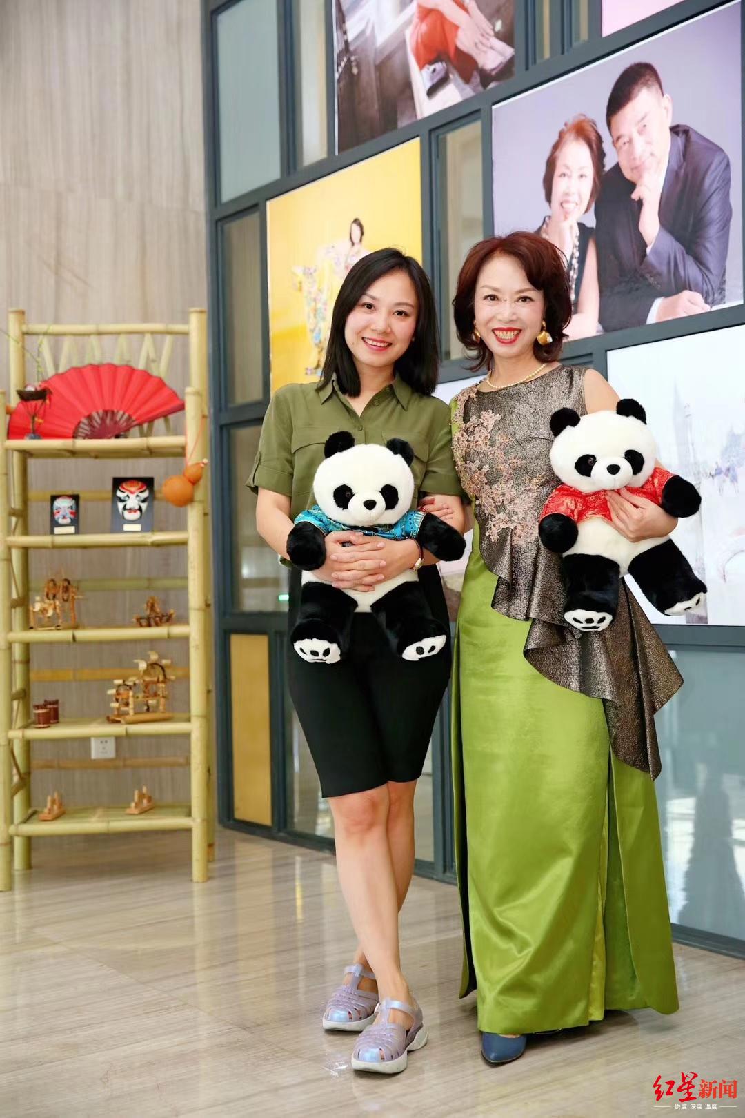 专访|刘永好妻子李巍:为支持丈夫放弃医生梦 为8年全职妈妈经历骄傲