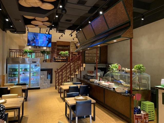 大生蚝2元阿根廷大虾39元长春这家烧烤店7毛钱就能撸串