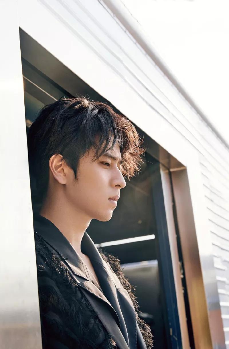 我叫姬野荒野的野陈若轩帅气不羁时尚写真190722期