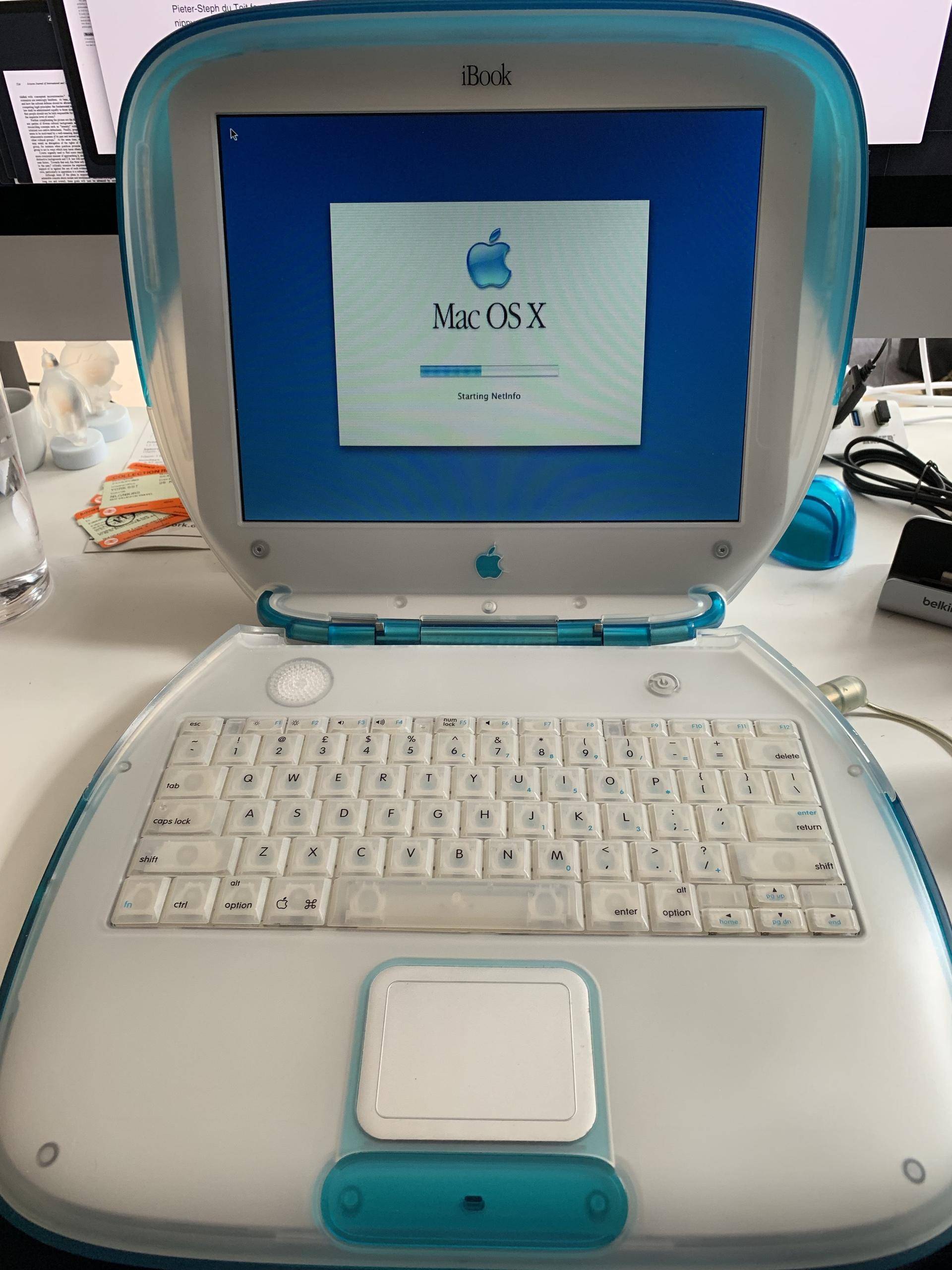 苹果无线上网笔记本ibook迎来20岁生日