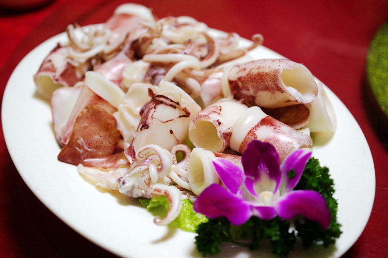 社区海鲜大排档高朋满座,生猛海鲜本土菜都让人垂涎三尺