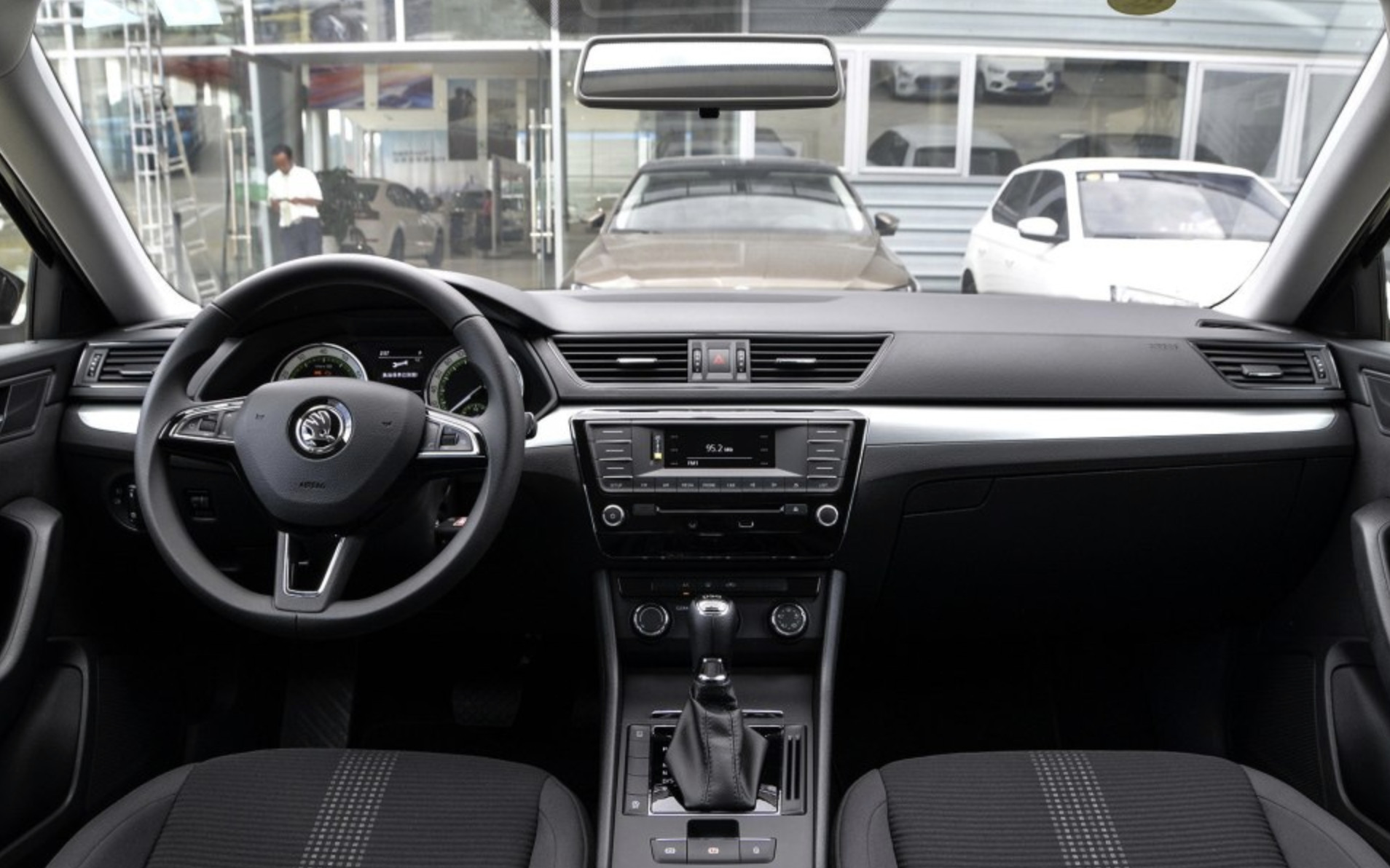 凯迪拉克xt6上市,雷克萨斯es出国六版