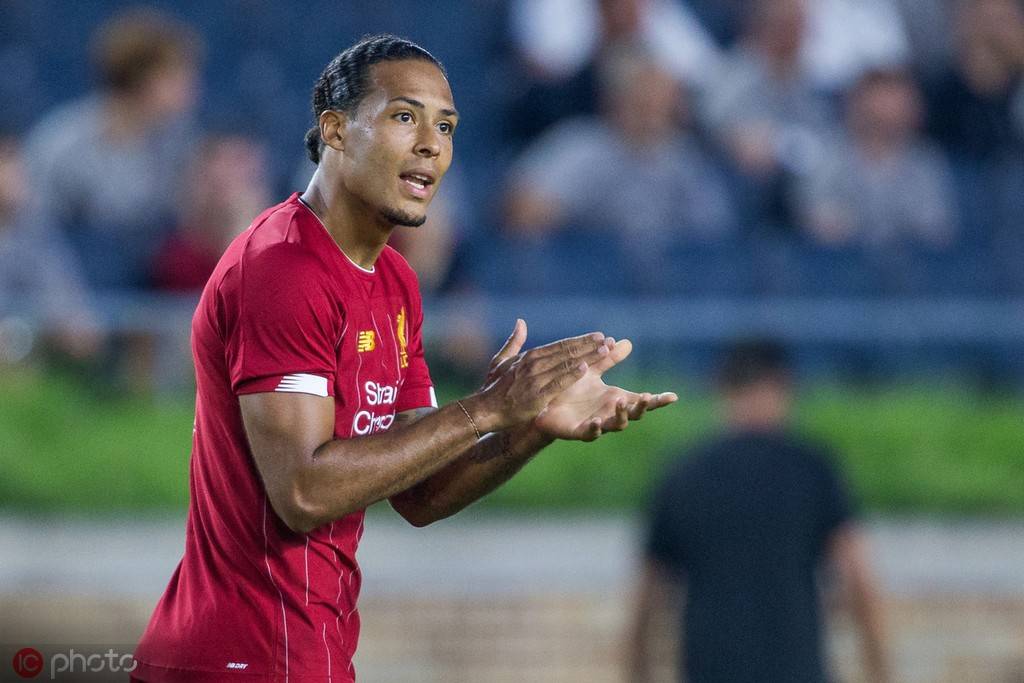 新浪看点# 范戴克:获得金球奖就是梦想成.