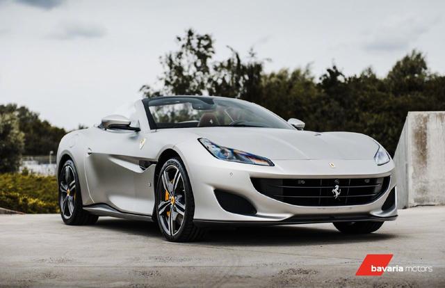 入门级法拉利敞篷跑车很漂亮