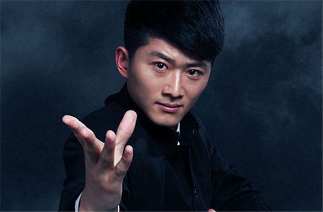 杨紫和李现8位大学同学:张一山最熟悉,还有一位星二代