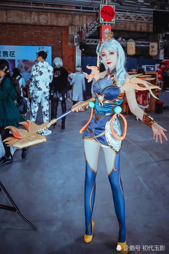 英雄联盟cosplay春晖女神拉克丝