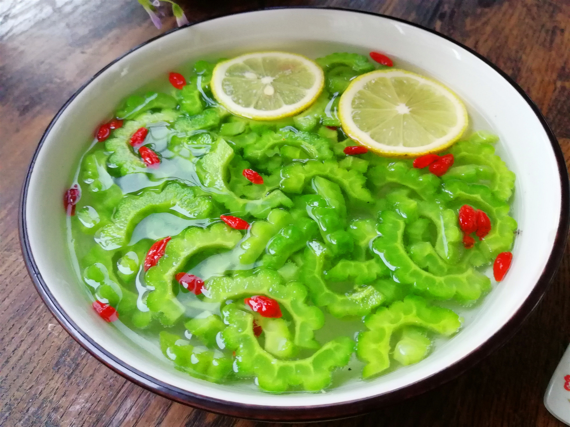 大暑节气天气热,要预防中暑,这几种食材特别适合,消暑去火好|苦瓜