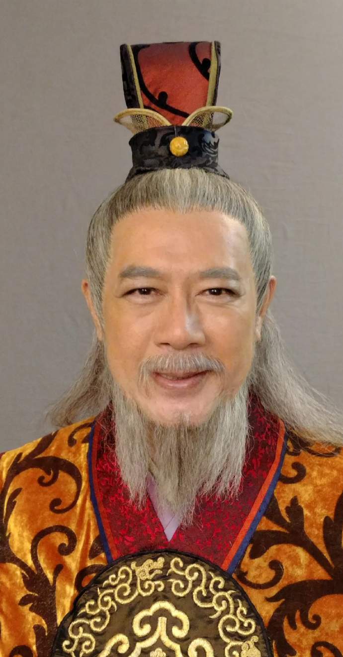 据悉被称为御用奸角的李成昌,这次就将饰演专横霸道的庞直(应该是庞大