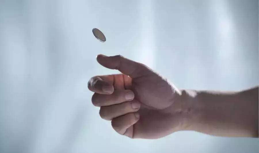 用这样的方法旋转硬币,你想要哪一面就会是哪一面