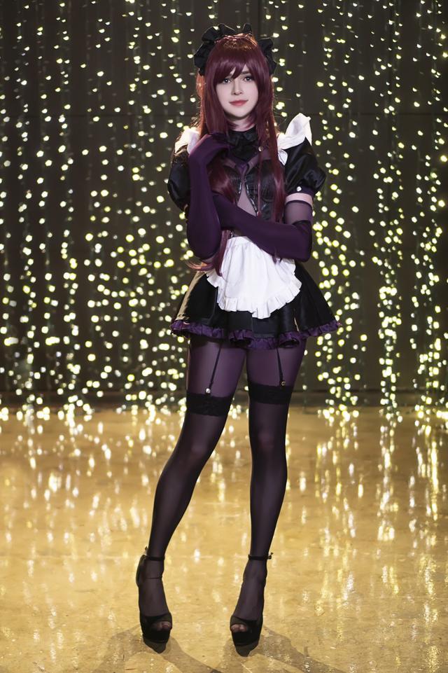 女装大佬sneaky放出新cos美图 性感妩媚大长腿诱人