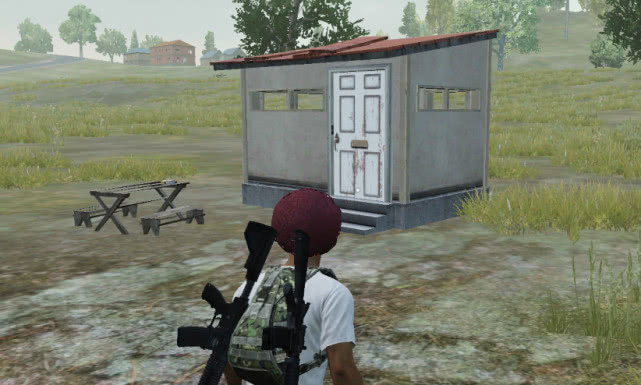 和平精英:厕所应该怎么守,才会比较安全?