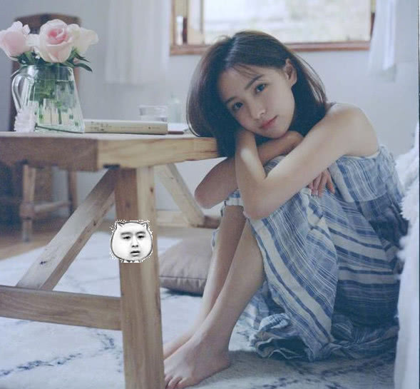 周二珂回归直播,却是转变风格被人吐槽,网友:和土豪分手了?