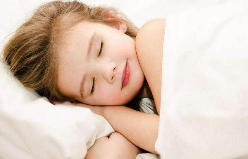 如何让新生宝宝睡整夜?美国妈妈们这么做!