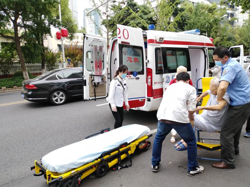 连续高温提醒注意 南京"120"四天急救47例中暑