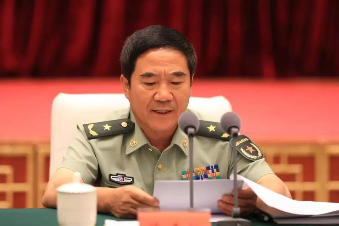 两省军区司令员同时换将