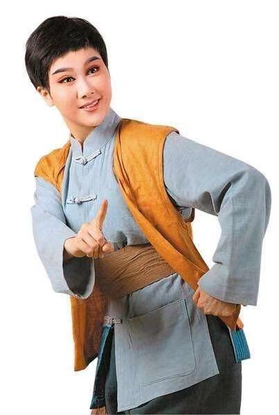 一批药品正在送来,十六岁的通讯员林如弟(黄晓婷饰)被抓,严刑拷打