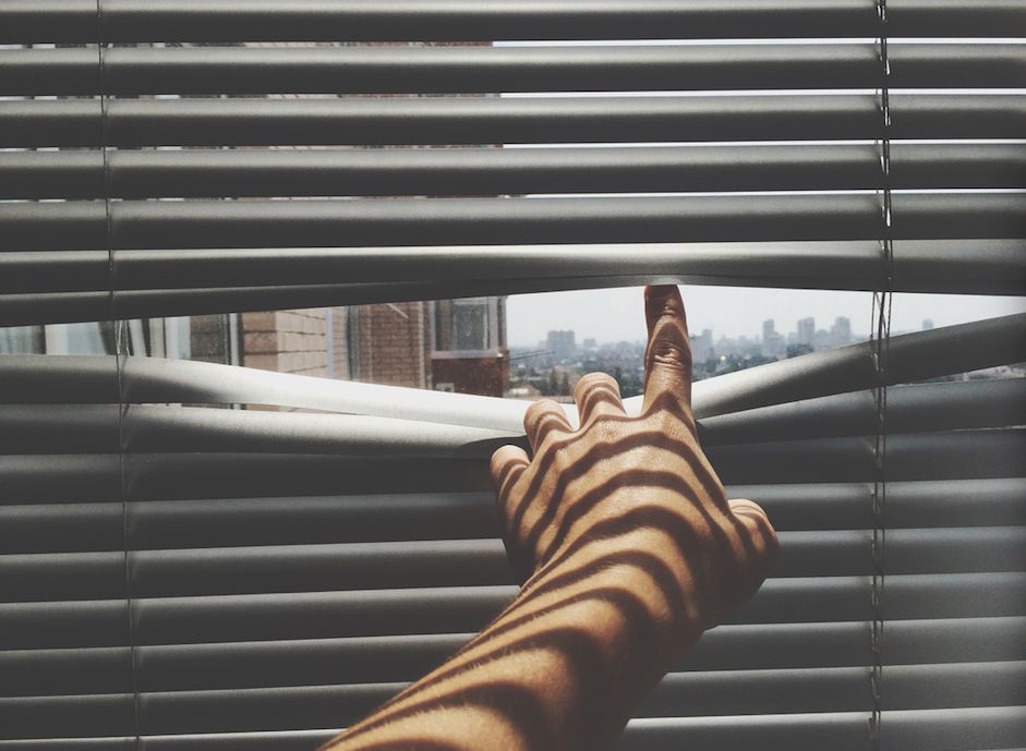 微信上突然收到自己和妈妈的裸照及洗澡视频广州女孩的应对绝了