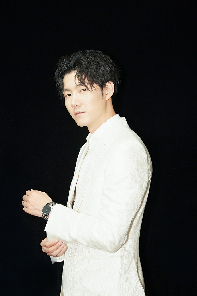 王晰个巡音乐会唱响大连 粉丝现场点歌清唱《军港之夜》