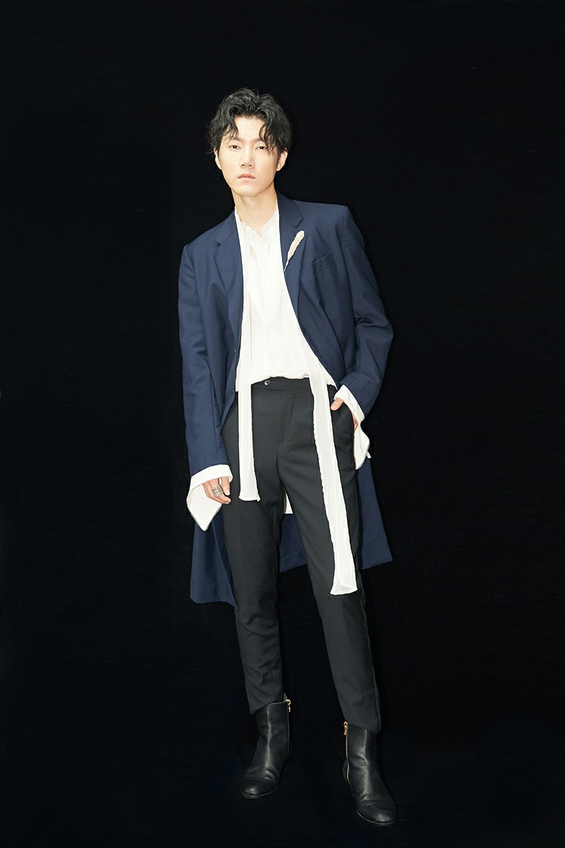 王晰个巡音乐会唱响大连 粉丝现场点歌清唱《军港之夜》