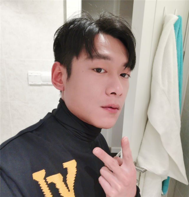 洋气黄参加酒后探真言,自曝成名前辛酸史:富二代也曾屌丝过?