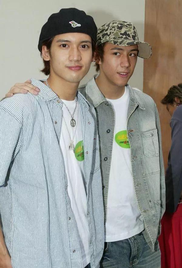 这位男歌手出道后情史丰富还曾偷食 如今突然宣布和女粉结婚产子