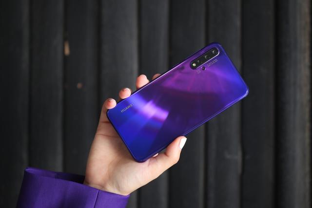 华为nova5化身最新时尚icon重新定义设计美学这颜值你喜欢么