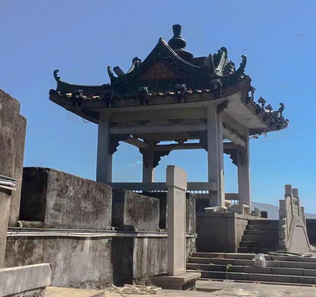 除了古井城墙,杨受成父亲出资重建的北阁佛灯