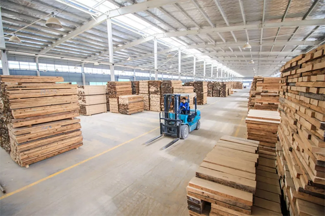 千川木门西双版纳融创度假区项目喜获"优秀供应商"荣誉