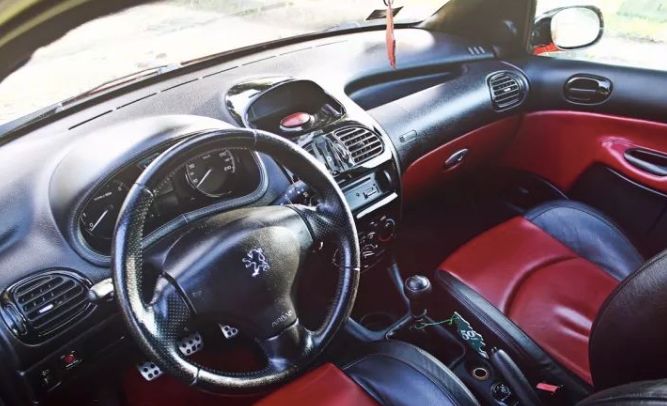 来自法国的小狮子,乐趣不输gk5--标致206改装