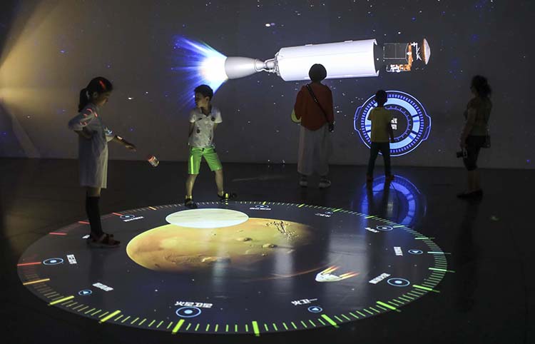 世纪坛夜场看“HELLO火星” 多家博物馆仲夏推夜场 世纪坛夜场看“HELLO火星” 多家博物馆仲夏推夜场