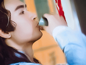 了灵魂林志颖他可以是又单纯又痴情的翩翩贵公子段誉也可以是又狠又痞