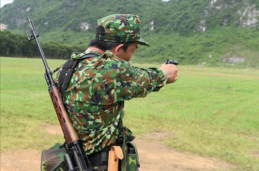 苦练,越南狙击手想在比赛中取得好成绩,但枪是苏联时期老款