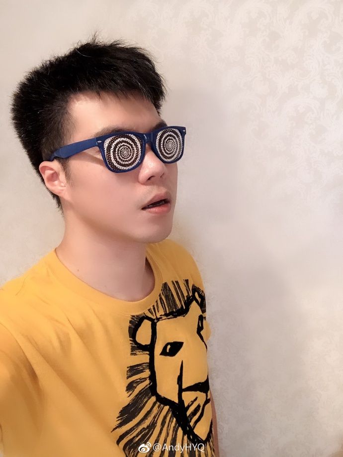 黄毅清再放猛料玻璃周和妇女从没夫妻生活周已被带走