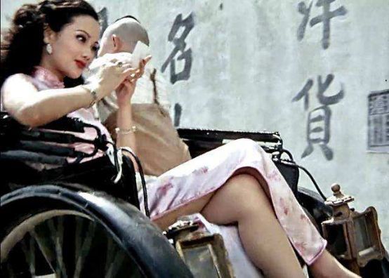 儿子是当红明星女儿是世界冠军年过半百的她风采依旧