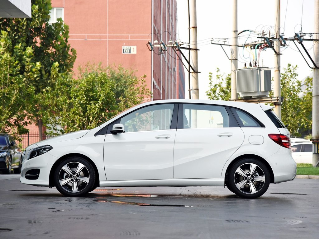 看看这几款20万左右气质豪华两厢车